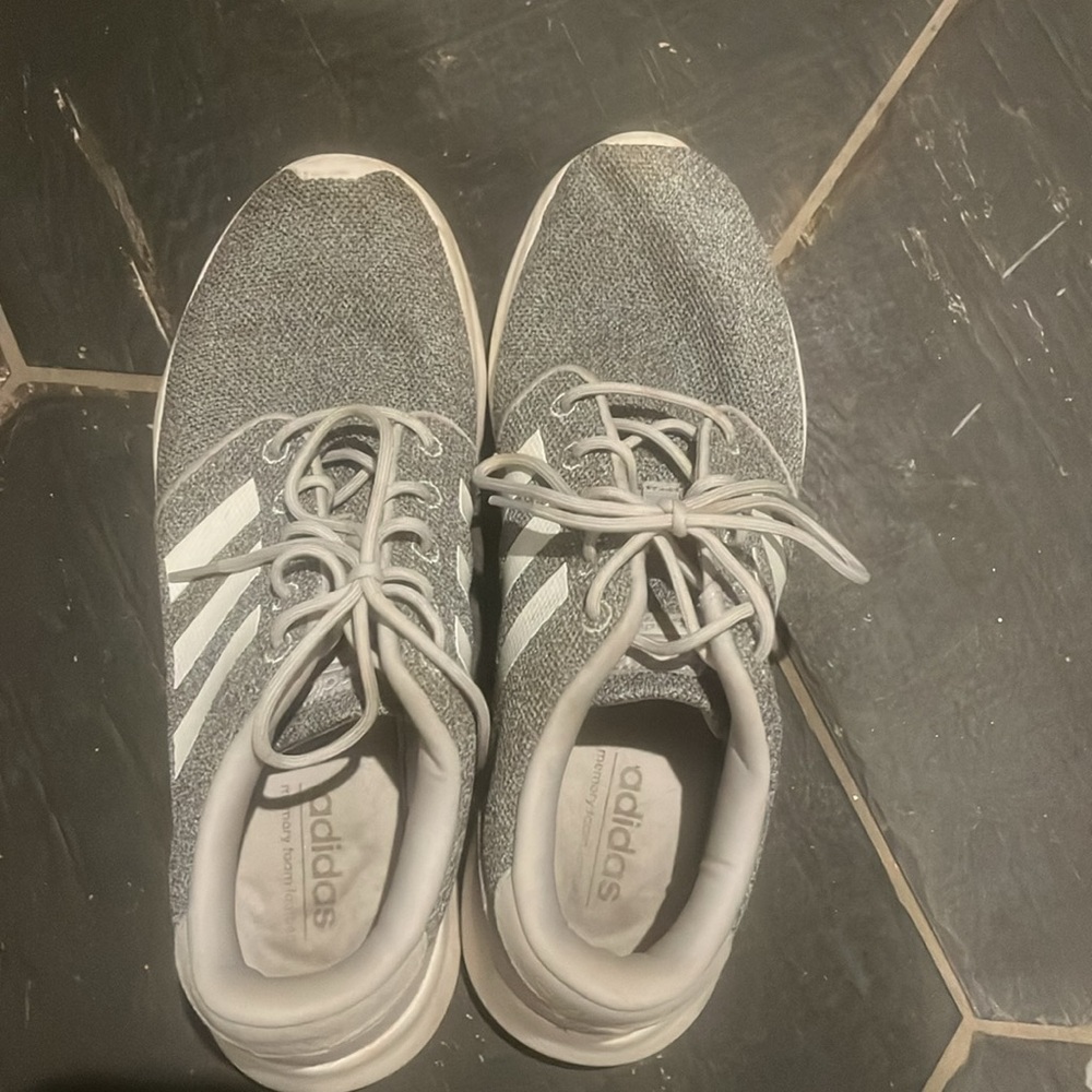 Adidas memory foam Gray and White Shoes - Picture 4 of 6